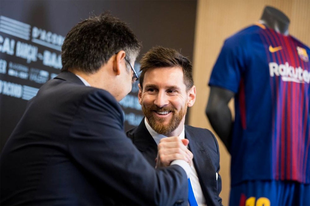 Messi được đề nghị gia hạn 2 năm với mức lương thấp hơn